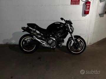 Ducati Monster 696