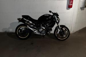 Ducati Monster 696