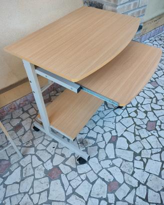 Tavolino per pc con ruote 