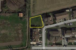 Terreno di 590 m² a Crema