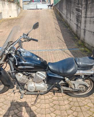 moto Honda shadow 125