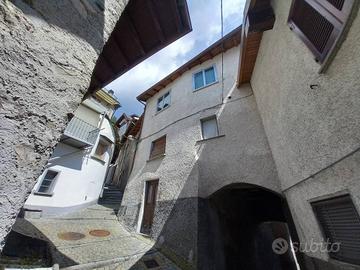 Casa indipendente di 192 m² con più di 5 locali a 