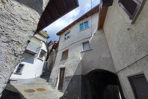 Casa indipendente di 192 m² con più di 5 locali a 