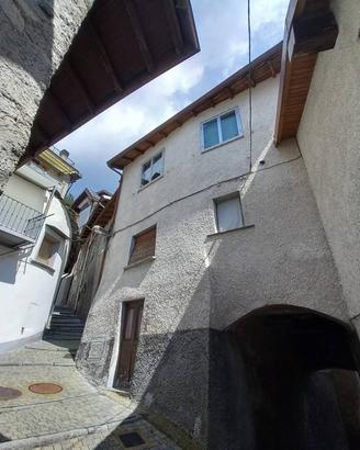 Casa indipendente di 192 m² con più di 5 locali a 