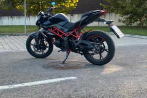 BENELLI BN 125 4000km pari a nuova