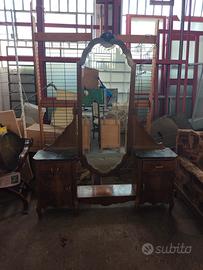toeletta vintage in legno