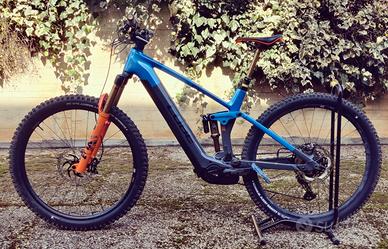 CUBE STEREO HYBRID 140 HPC ACTIONTEAM 750