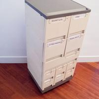 mobiletto vintage cassetti quadrati cd floppy disc