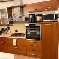 Cucina completa di elettrodomestici