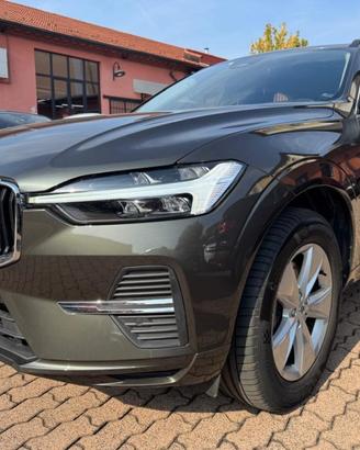 VOLVO XC60 B4 Geartronic Momentum Pro