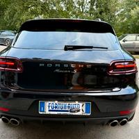 Cofano e stop porsche macan