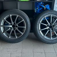 Cerchio in lega e pneumatico alfa romeo giulia