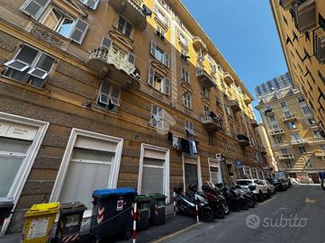 4 LOCALI A GENOVA