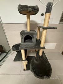Albero Tiragraffi a piu’ ripiani per gatti grigio