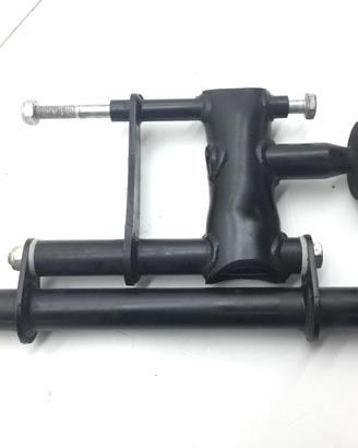 PIAGGIO VESPA SPRINT KM0 (USA) 150 STAFFA SUPPORTO