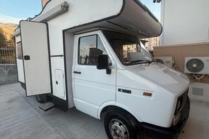 camper mansardato,  x prima esperienza 