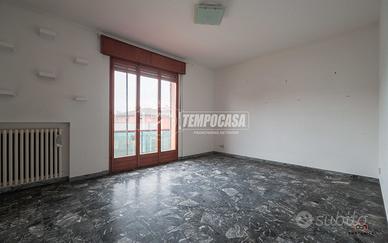 QUADRILOCALE AL PRIMO PIANO CON BASSE SPESE DI GES