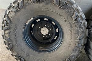 Gomme 35x14.50r15 con cerchi 8x15