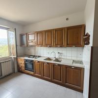 Cucina completa in legno gia smontata