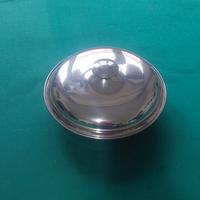 ciotola con coperchio 