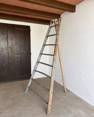 Scala vintage in legno