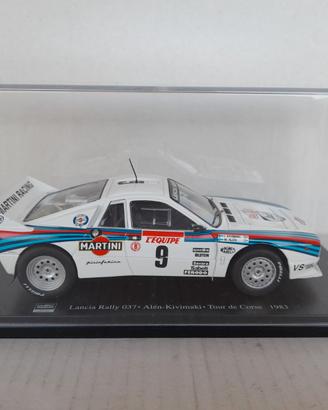 MODELLO AUTO LANCIA 037 RALLY LIVREA MARTINI TECA