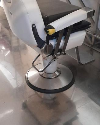 ARREDAMENTO PER BARBIERE
