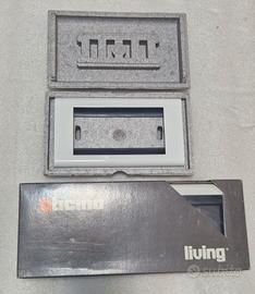 N.2 placche bianche 4+6 posti living classic orig.