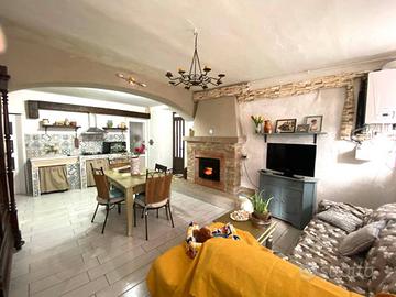 Casa semi indipendente in centro paese