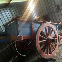 Carretto vintage per traino buoi.