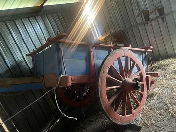 Carretto vintage per traino buoi.