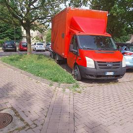 Ford Transit 350L Cabina