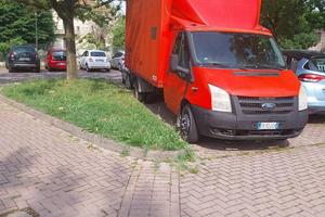 Ford Transit 350L Cabina