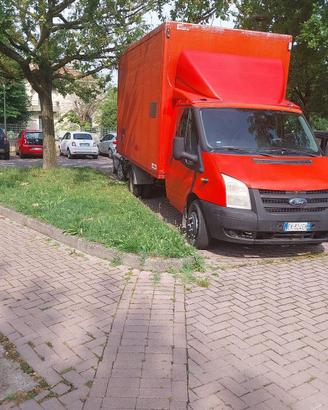 Ford Transit 350L Cabina