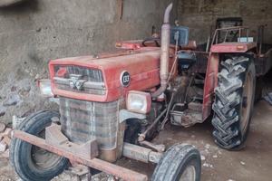 trattore Ferguson 133