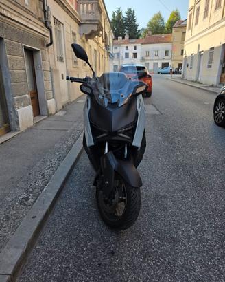 Yamaha XMax TechMax + 300cc