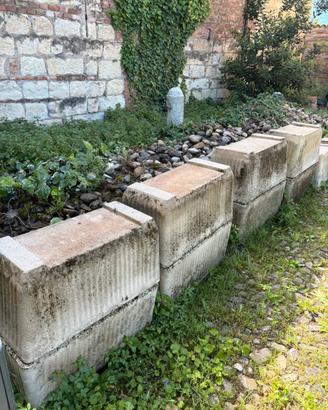 Vasi in cemento