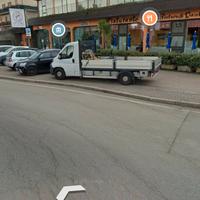 Locale commerciale con area cortiliva