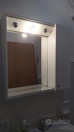 Mobiletto con specchio bagno