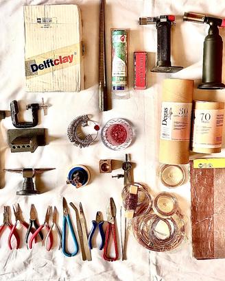 Kit completo attrezzi per gioielleria + materiali
