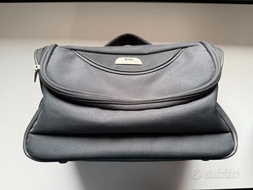 Beauty case rigido Visa Delsey nero – viaggio