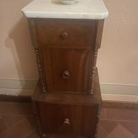 Comodino antiquariato