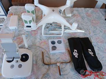 Drone DJI Phantom 4 Nuovo e accessori
