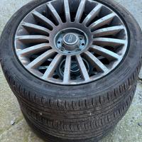 3 Cerchi in Lega 16" con Gomme 195/45 R16 Estive