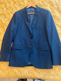 Vestito elegante per uomo