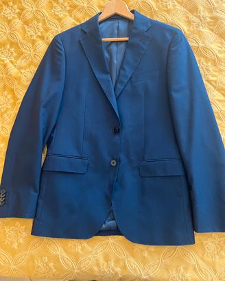 Vestito elegante per uomo