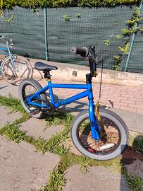 Bicicletta BMX da 16" 