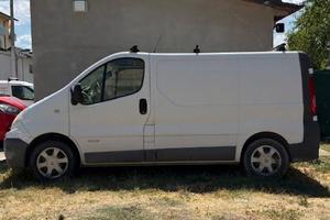 Furgone aziendale fatturabile "Renault Trafic"
