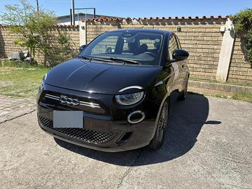 FIAT 500e action nera