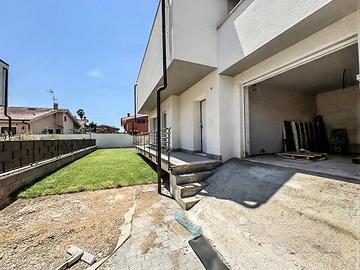 Villa di 130 m² con 1 locale e box auto a Roma